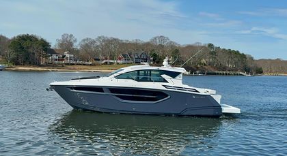 42' Cruisers Yachts 2019 Yacht For Sale